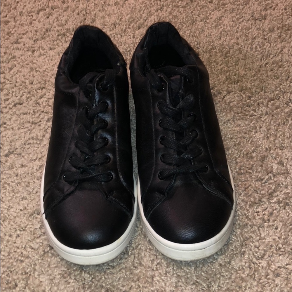 Black leather sneakers